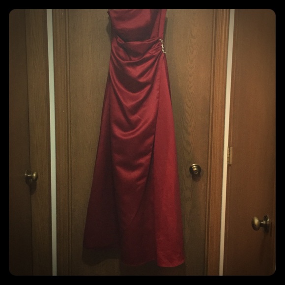 Strapless formal gown