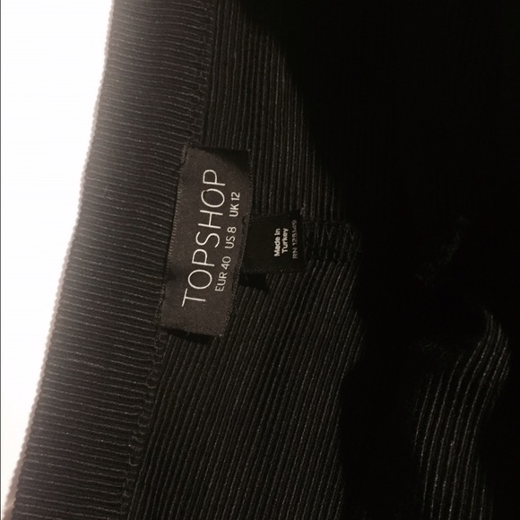 Topshop black pleated front shorts - Picture 2 of 3