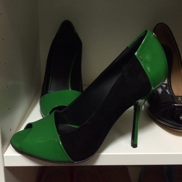 Gucci green and black two tone shoes - Picture 2 of 4
