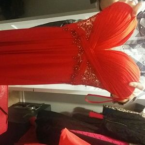 Beautiful red size 0