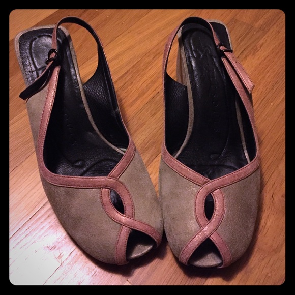 🎉CLOSET CLEAROUT Metallic wedge heels