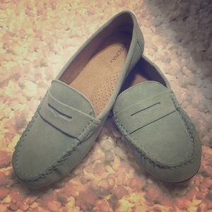 NWOT adorable mint flats