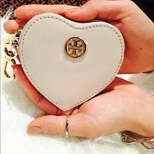 ❤️NWT Tory Burch Heart Zip Coin Case🍂🍂