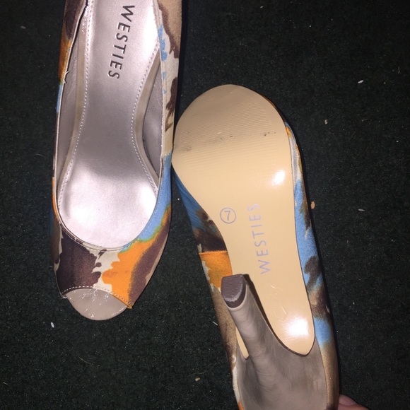 Multi colored Heels - Picture 2 of 2