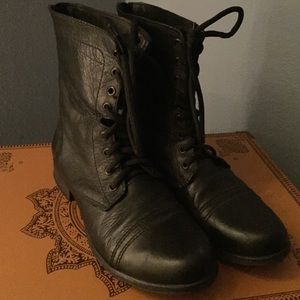 Steve Madden boots