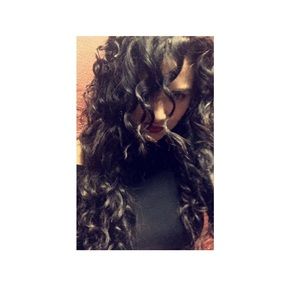 Meet your Posher, Cassandra