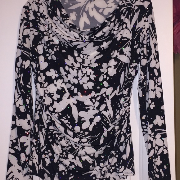 Black and white long sleeve shirt - Picture 1 of 1