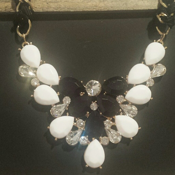 Statement necklace