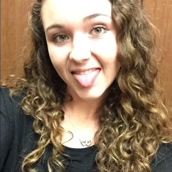 Meet your Posher, Kendra