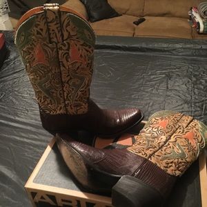 Frye Ladies Cowboy Boots
