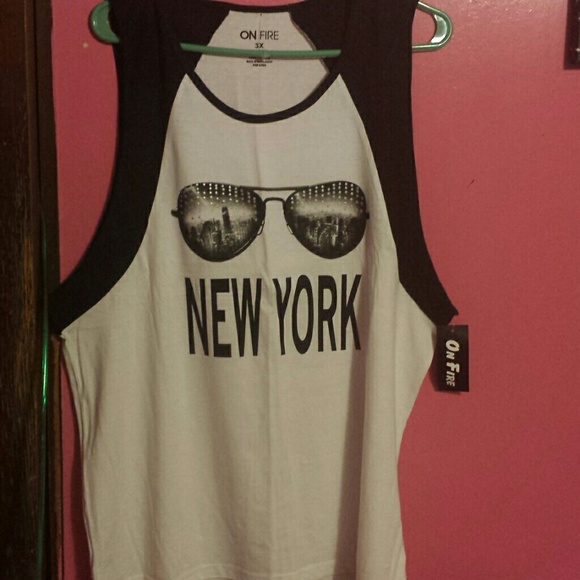 Tops - NWT plus size muscle top