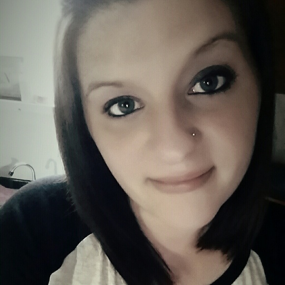 Meet your Posher, Beth - Picture 1 of 1