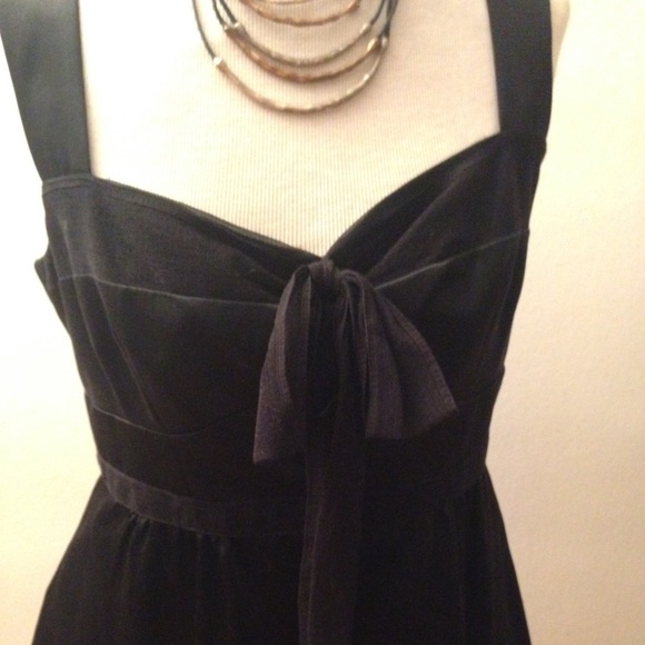 Nanette Lepore 100% silk top in black size 8! Sexy - Picture 2 of 4