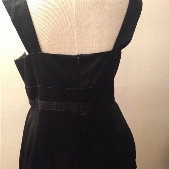 Nanette Lepore 100% silk top in black size 8! Sexy - Picture 3 of 4