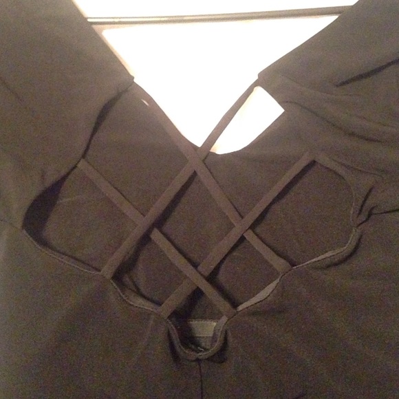 Victoria's Secret L/S bra top with strappy back - Picture 2 of 3