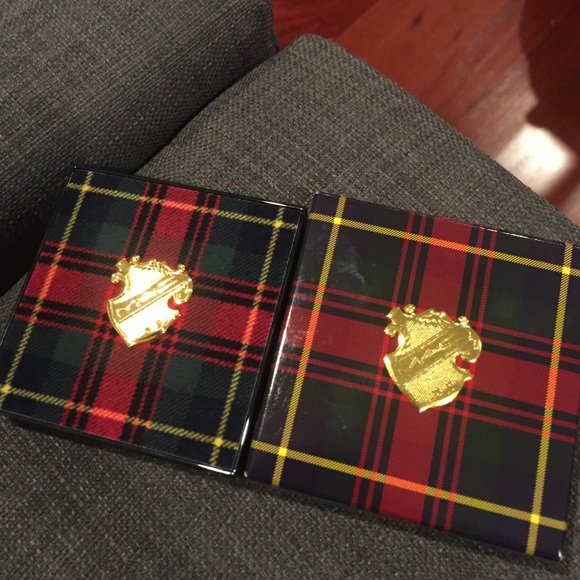 MAC Tartan Tale 6 "Twists of Tartan" eye shadows - Picture 3 of 3