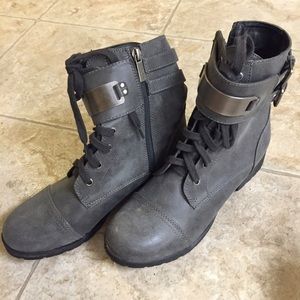 Combat boots