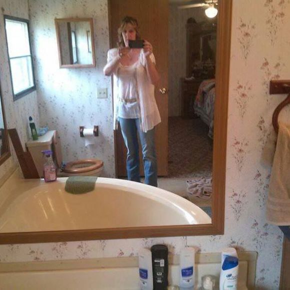 Meet your Posher, Pamela - Picture 1 of 1