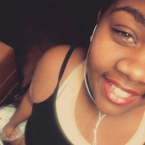 Meet your Posher, Desiree