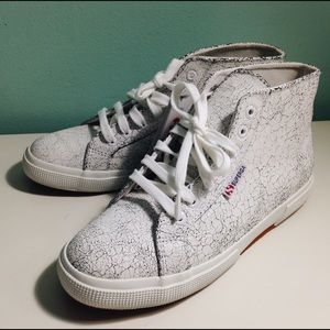 HI-TOP SUPERGA SNEAKERS