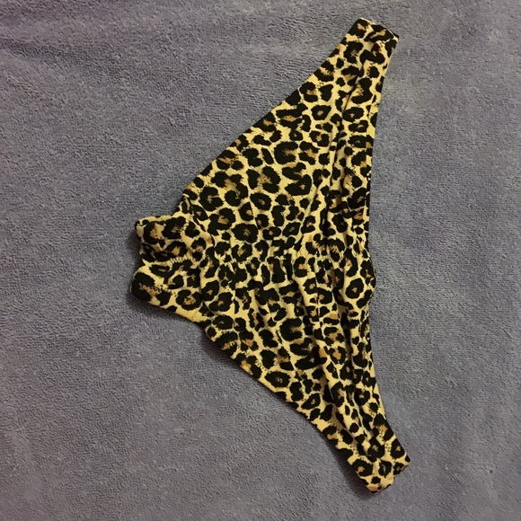 Bikini bottoms ONLY - Picture 3 of 4