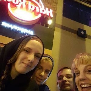 Meet your Posher, Christie