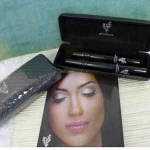 Younique mascara new and seal