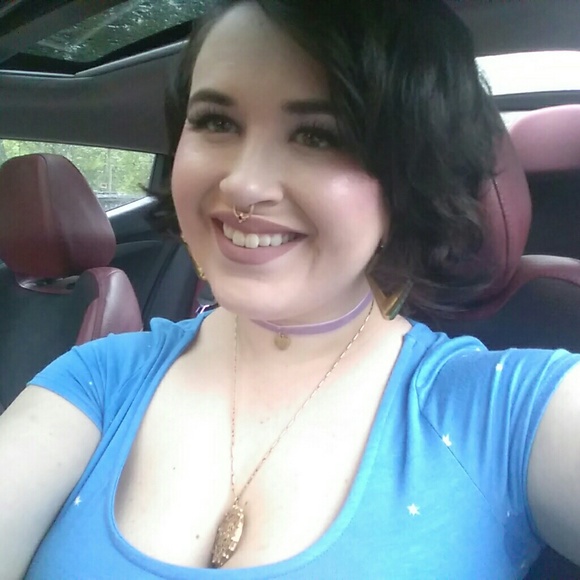 Meet your Posher, Allison - Picture 3 of 4