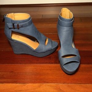 Bar III Blue Wedge Platforms