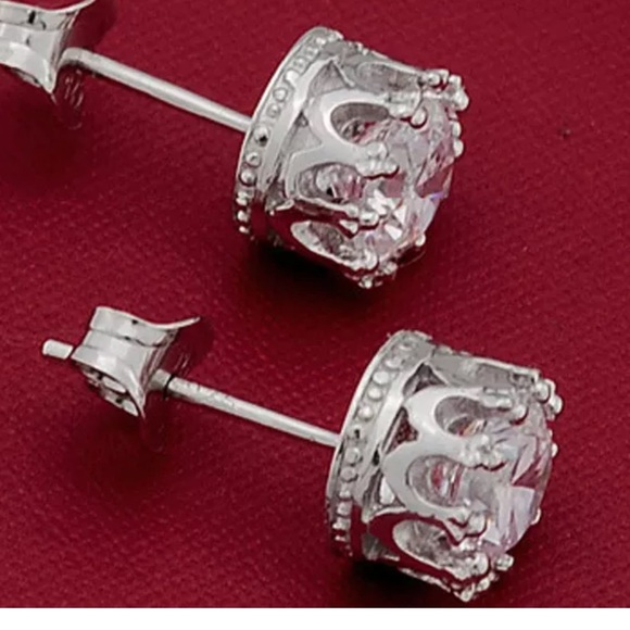 HP🎉💎 CZ Crown Earrings .925 Sterling Silver - Picture 4 of 4