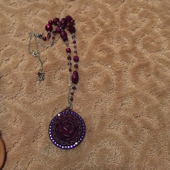 Tarina Tarantino purple