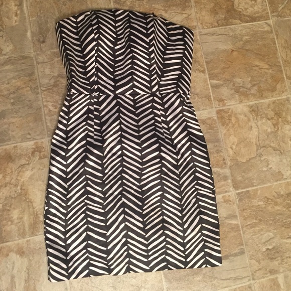 Strapless dress with black and white pattern - Picture 1 of 2