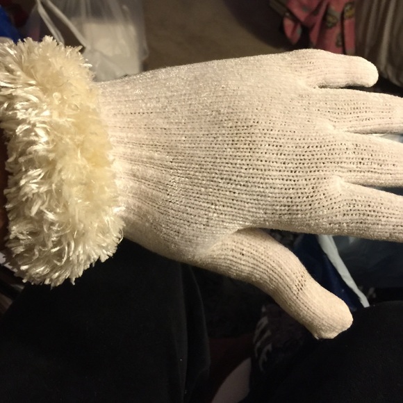 Winter Gloves - Picture 1 of 2