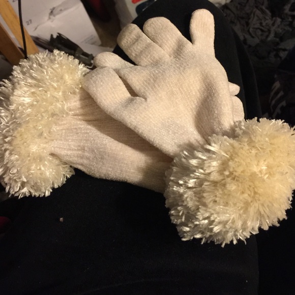 Winter Gloves - Picture 2 of 2
