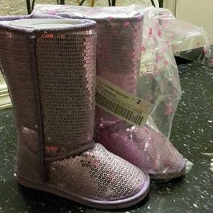 Lots of SPARKLE!! CUTE little girl boots!