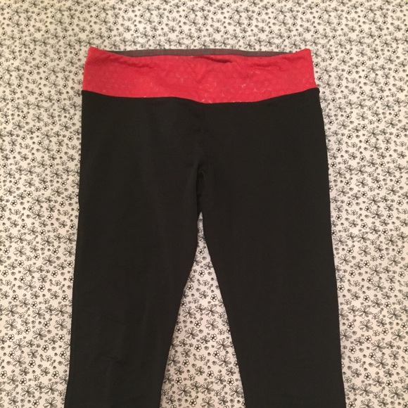 UnderArmour workout crops