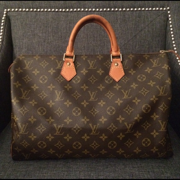 Authentic Louis Vuitton Monogram Speedy 40