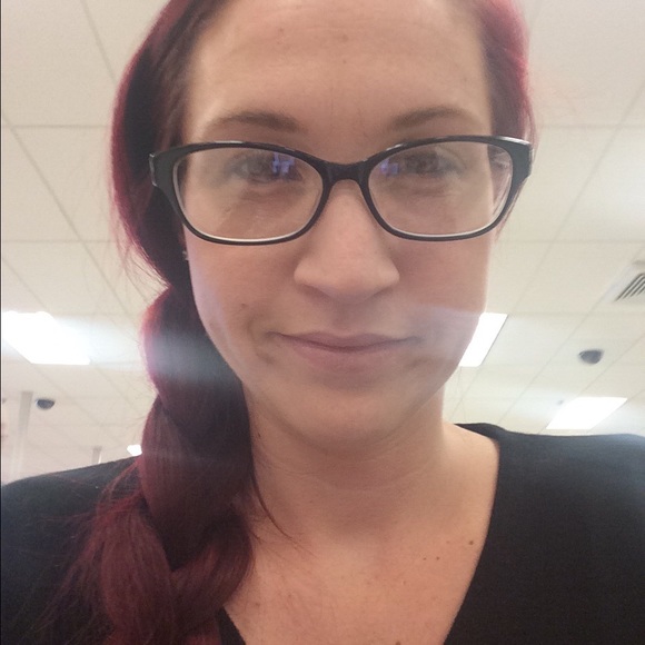 Meet your Posher, Amberlee - Picture 1 of 1