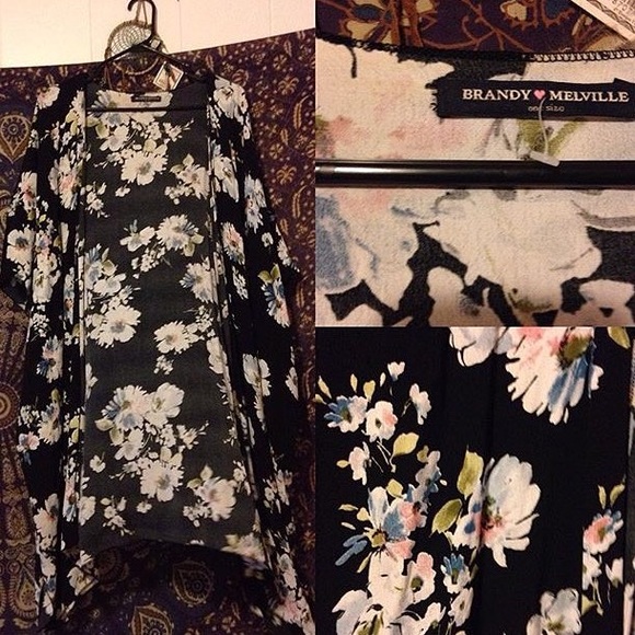 Brandy Melville Long kimono