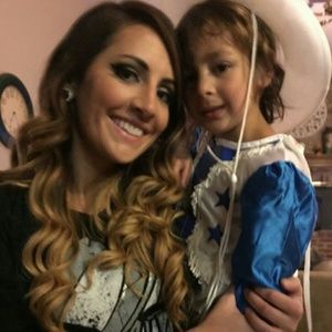 Meet your Posher, Danielle