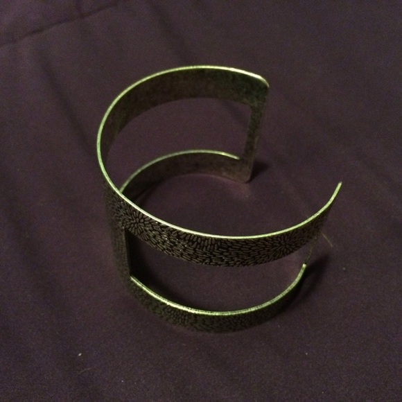 Silver arm cuff