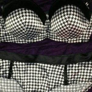 Jessica Simpson bra & panty set PRICE JUST LOWERED