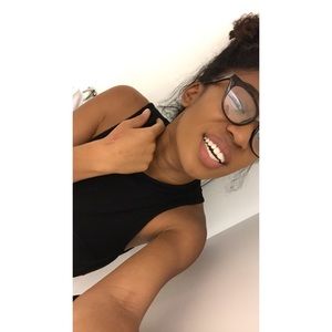 Meet your Posher, Danielle