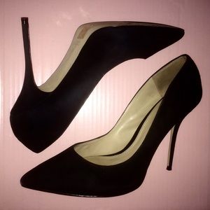 Perfect black stiletto pumps