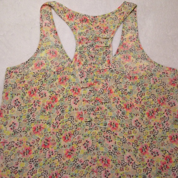 CANDIE'S floral top NWOT - Picture 3 of 4