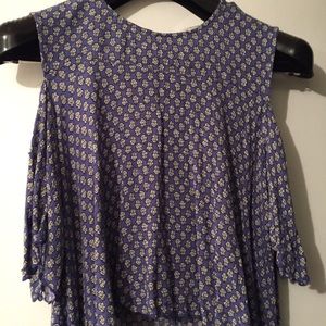 WAYF cold shoulder crop top with peephole back.