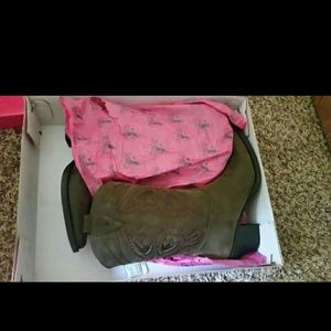 Brown cowgirl boots
