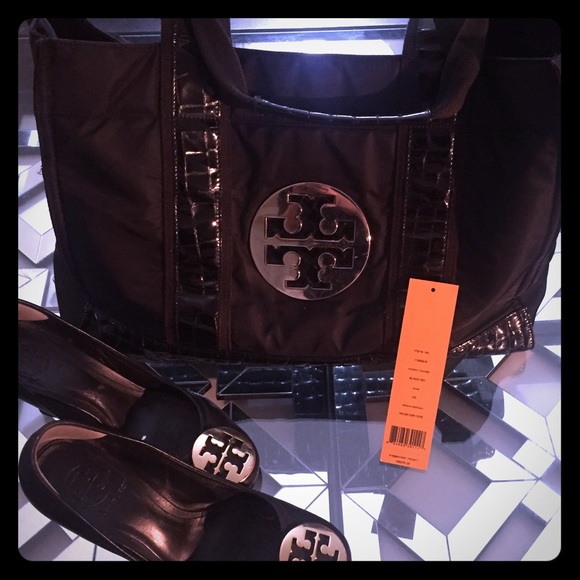 Tory Burch Handbags - SOLD EUC Auth Tory Burch Metal Logo Tote