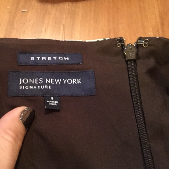 Jones New York Signature halter dress - Picture 5 of 7