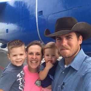 Meet your Posher, Alyssa n calvin